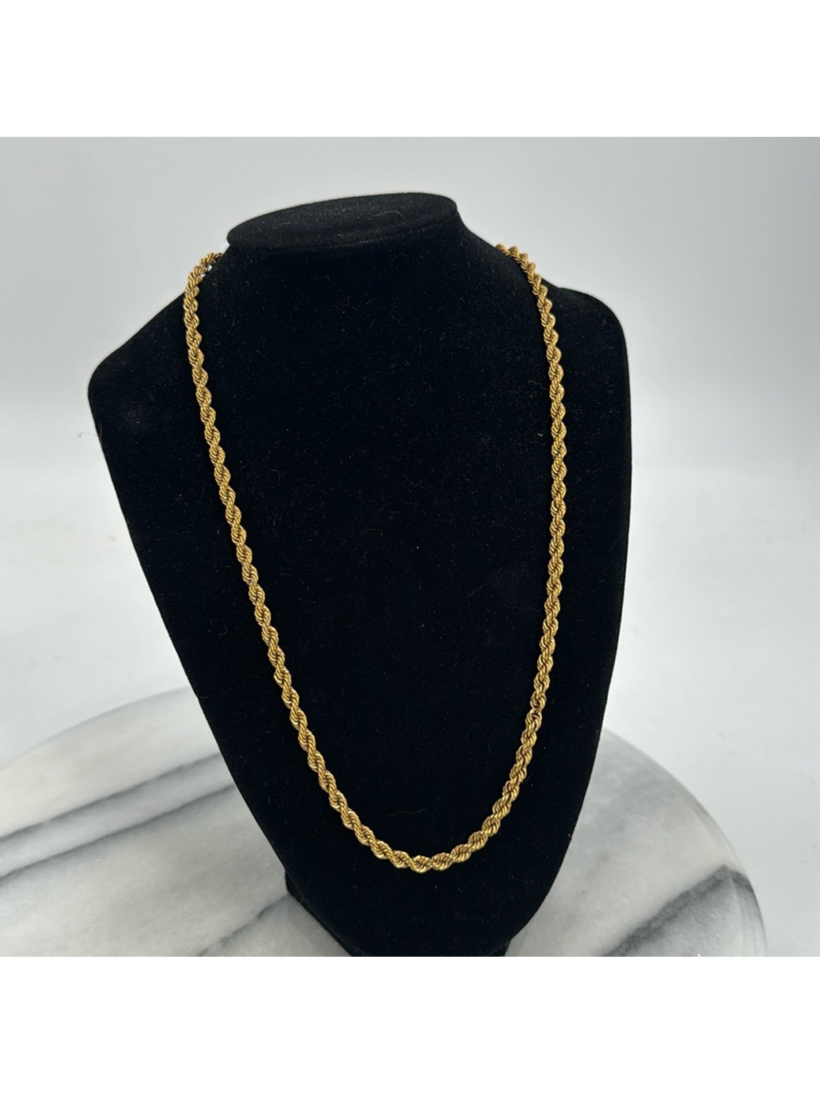 Vintage Goldplated Twisted Necklace Vintage Goldplated Twisted Necklace
